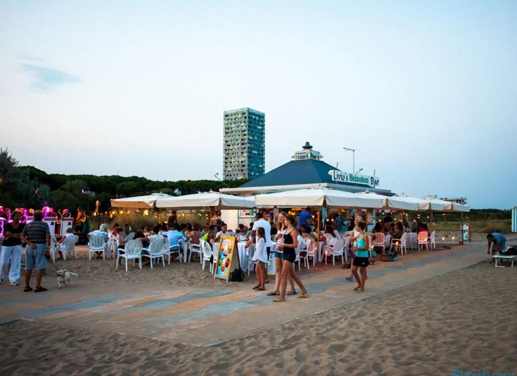 Appartamenti Cristina Carraro Immobiliare - Family Apartments Lido di Jesolo Exterior foto